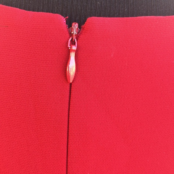 Beautiful TAHARI red Dress Size 14 - Picture 4 of 13